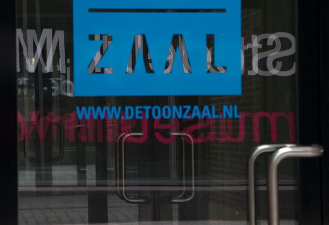 18-12-2012 spiegels zijn overal